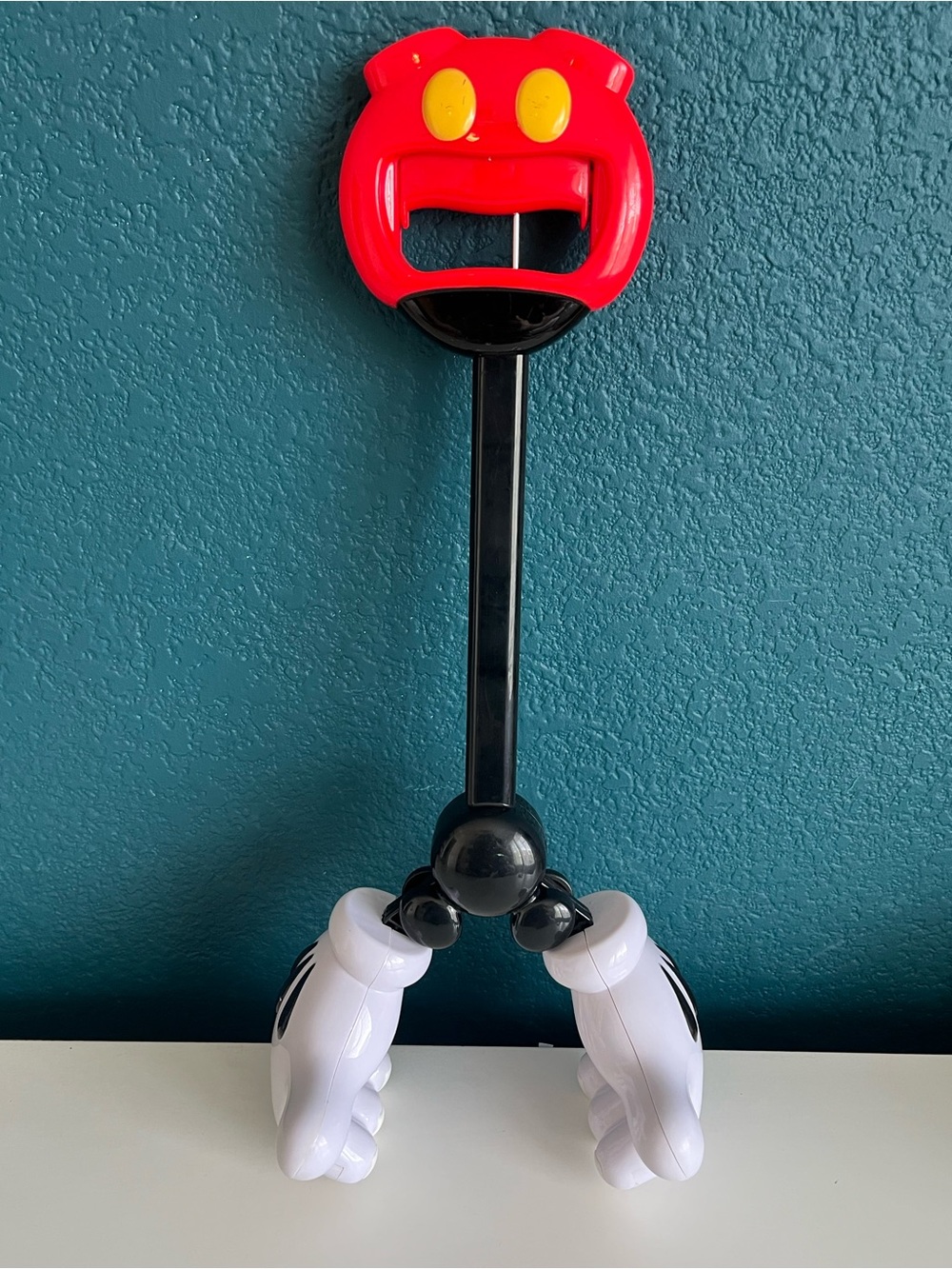 Disney Resort Mickey Mouse Hands Gloves squeeze Grabber Tokyo Disney Resort 15"